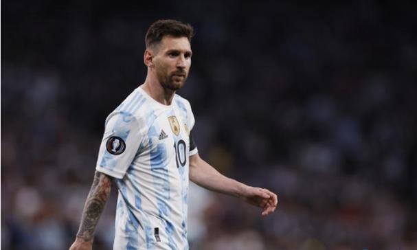 猫老在你身上踩奶是喜欢你吗？有啥科学解释？